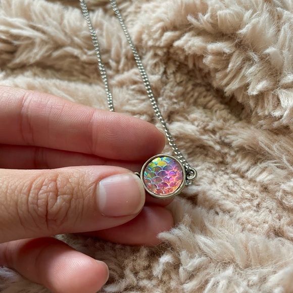 Mermaid Scale Choker Necklace - Picture 4 of 6